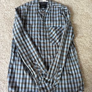 Calvin Klein Men's casual collared long sleeve shirt